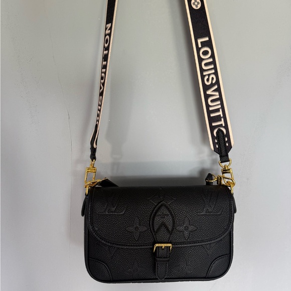 Louis Vuitton Diane Bag look alike - Picture 2 of 8